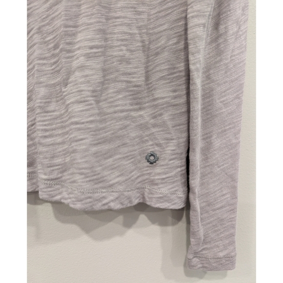 Erin Gray 100% Pima Cotton V-Neck Long Sleeve Top Size Medium - Picture 2 of 6